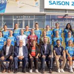 Toulon – Immersion dans l’animation d’un match du Toulon Métropole Var Handball, faites connaissance avec les maîtres du son et de la parole, le vibe des matchs des ReBelles !