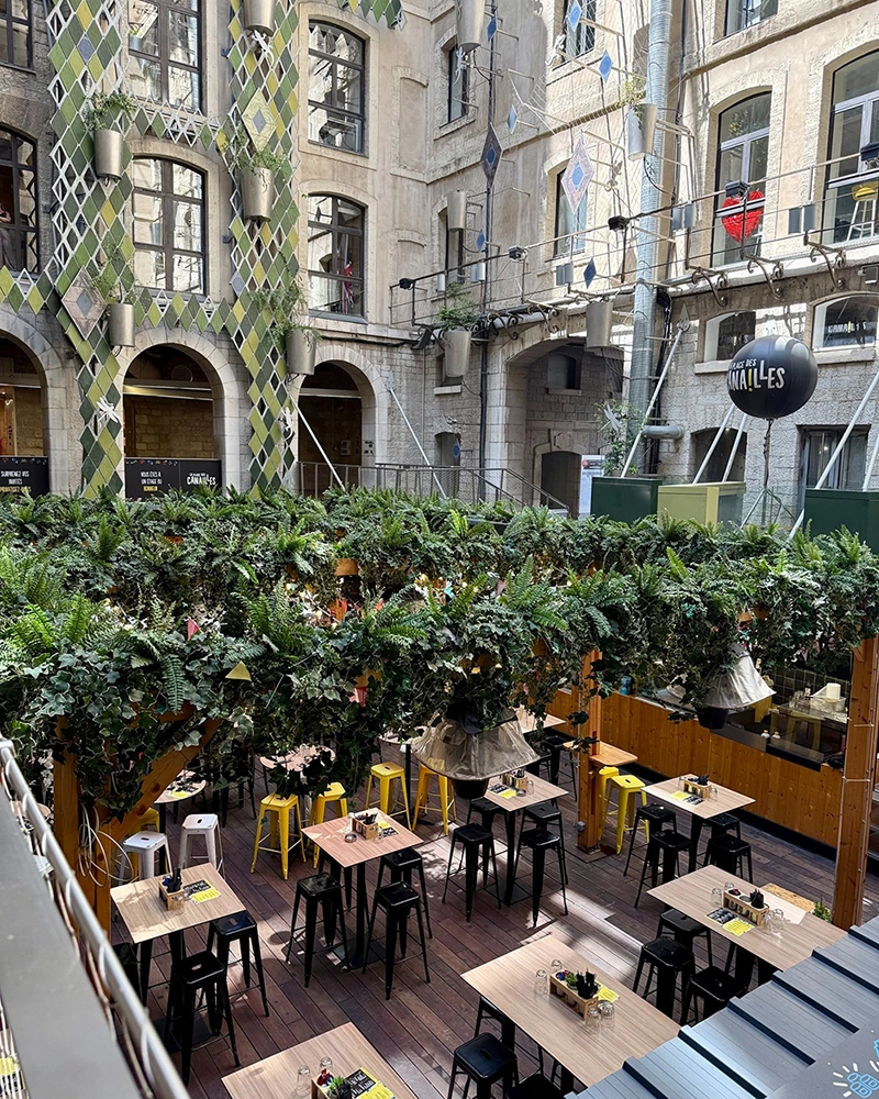 les docks village place des canailles