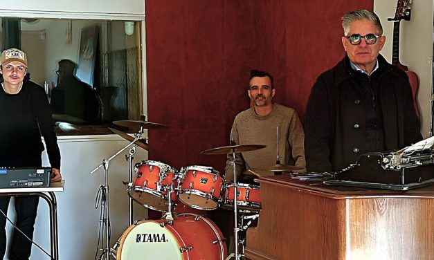 Jacques Edouard, auteur compositeur, interprète LE DOUTE, titre accessible en ligne sur le site web YouTube depuis le 10 juillet 26