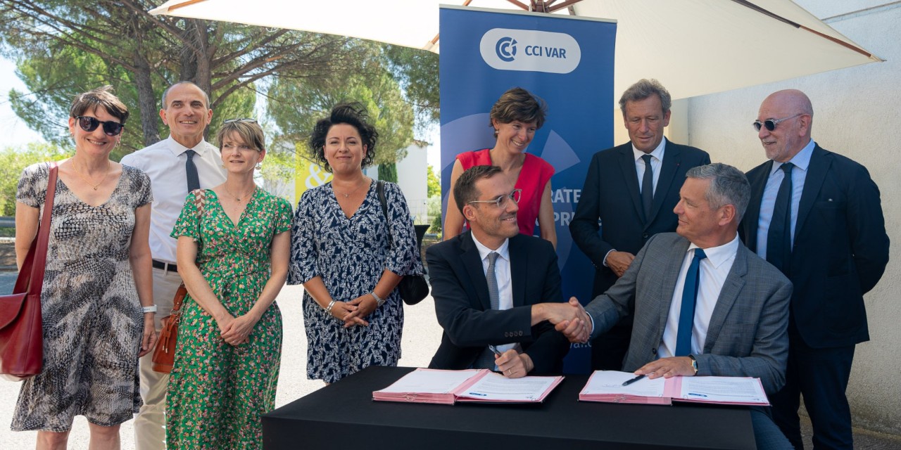Simplification administrative : Le Var crée France Pro 83, guichet d’accueil unique destiné à simplifier le quotidien des chefs d&rsquo;entreprise. Une première en France !